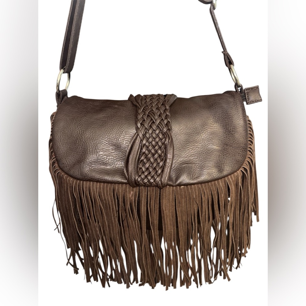 BOHO GYPSY BAG WITH BRAID & FRINGE DETAIL Gently used once - Picture 2 of 8